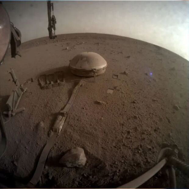 El sismómetro del módulo Insight de la Nasa registró datos que les permitieron a los científicos concluir que hay agua en las profundidades de Marte.