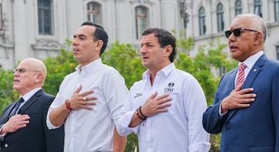 Presidente José Jerí encabeza izamiento de bandera en la Plaza San Martín
