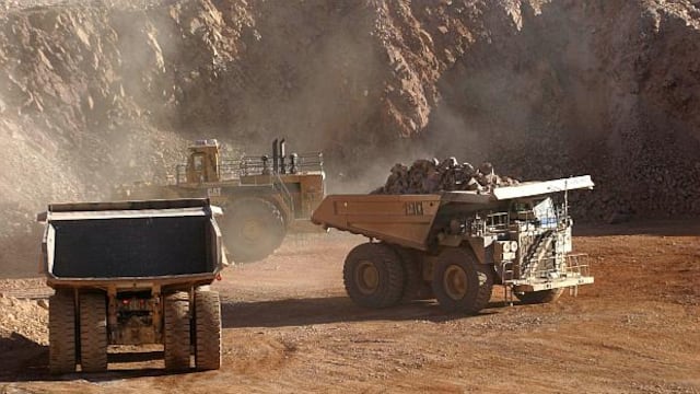 Chile: trabajadores de mina de cobre más grande del mundo aprueban huelga