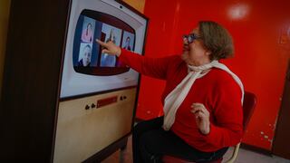 Consolas Retro Smart: las radiolas parlantes que acercan a los adultos mayores a la tecnología