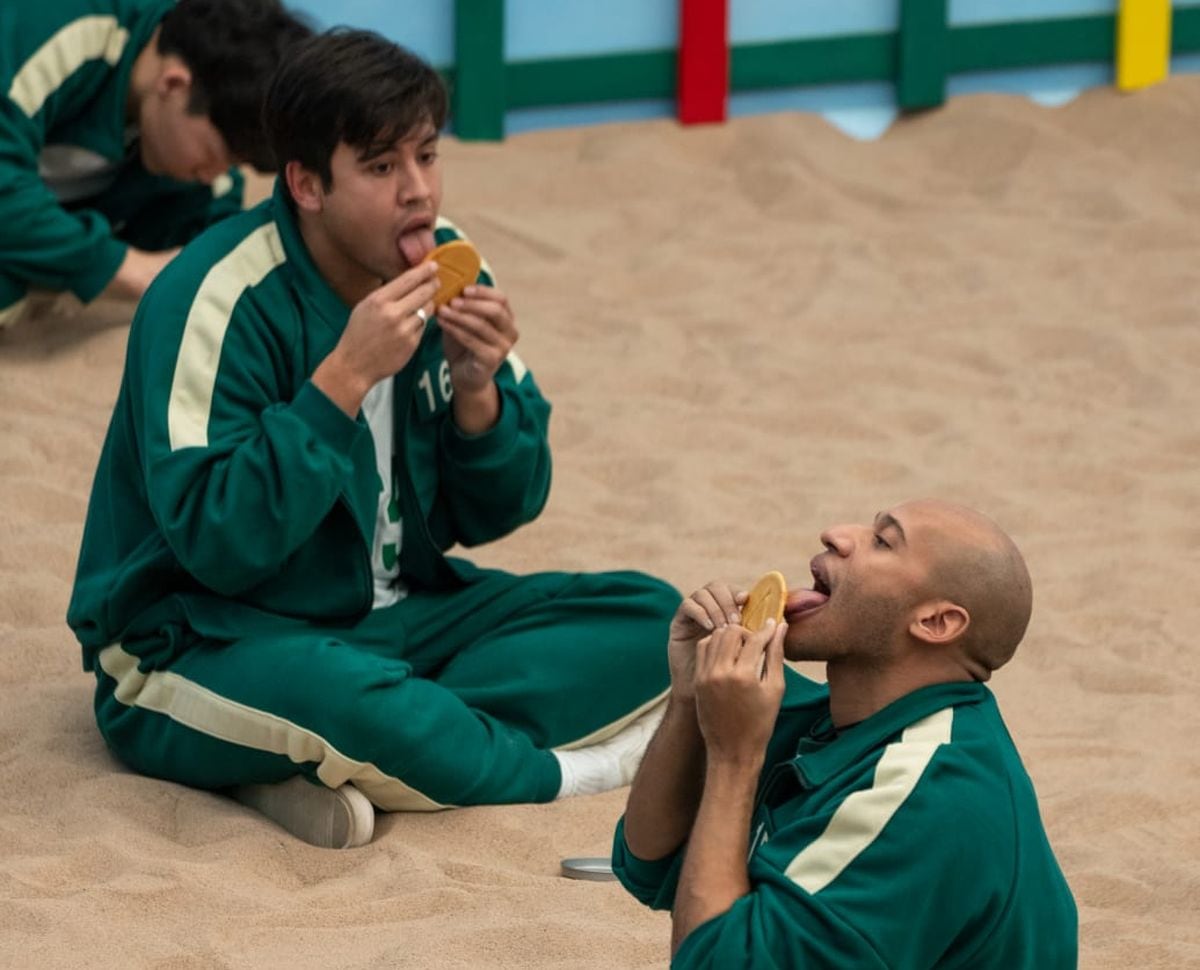 Aquí los participantes durante el juego Ppopgi en "El juego del calamar: El desafío" (Foto: Netflix)