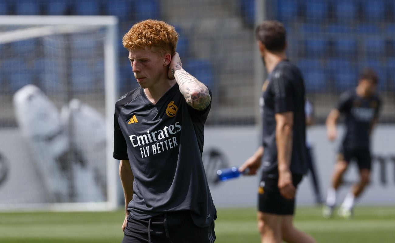 Jeremy de León en el césped de Wembley en el último entrenamiento de Real Madrid previo a la final de Champions ante Dortmund | Foto: EFE