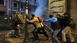 Protestas en Ecuador: marcha estudiantil en Quito termina con choques con la policía y una nube de gas lacrimógeno