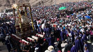 Miles de fieles fueron al encuentro de la Virgen de Chapi