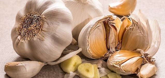 El motivo por el que debes poner un diente de ajo en la ventana de tu casa