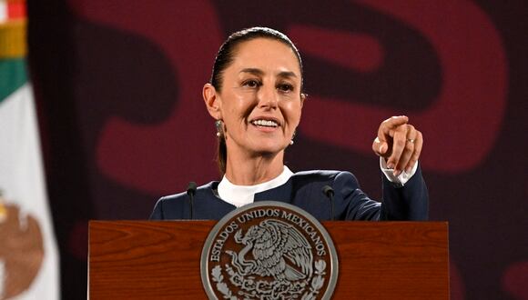 La presidenta electa de México, Claudia Sheinbaum, hace un gesto durante una conferencia de prensa en el Palacio Nacional en la Ciudad de México, el 10 de junio de 2024. (Foto de Alfredo ESTRELLA / AFP)