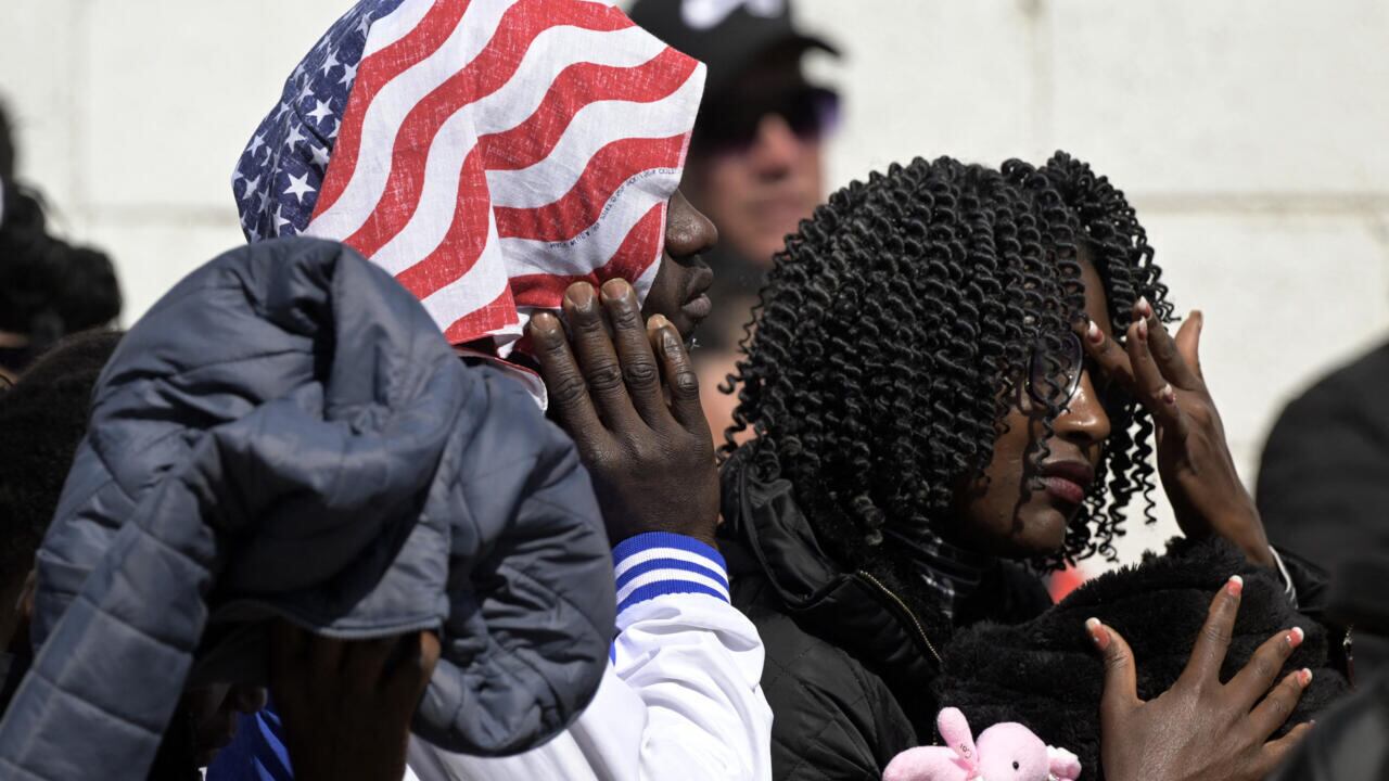 Esta medida impactaría en miles de personas que buscan reasentarse en EE. UU. tras huir de conflictos en sus países de origen (Foto: AFP)
