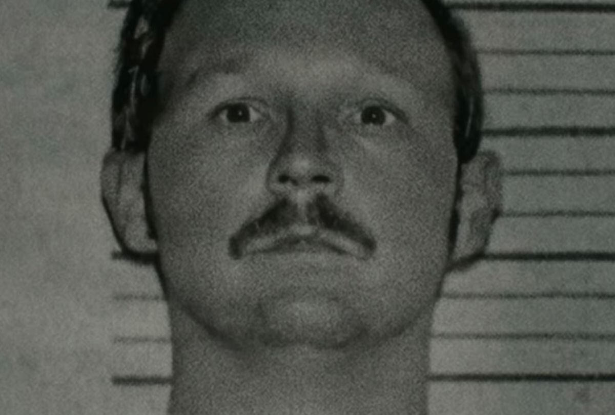 Dennis Bowman acabó con la vida de su hija adoptiva cuando tenía 14 años. Su crimen fue descubierto 30 años después, luego de su confesión (Foto: Netflix)