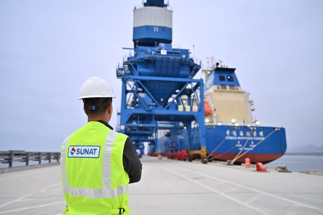 La Sunat proyecta que la recaudación vinculada a las operaciones del puerto de Chancay cerrará el 2026 entre S/1.200 millones y S/1.300 millones. Entre el 10% y el 15% de la carga es seleccionada para una revisión más exhaustiva.