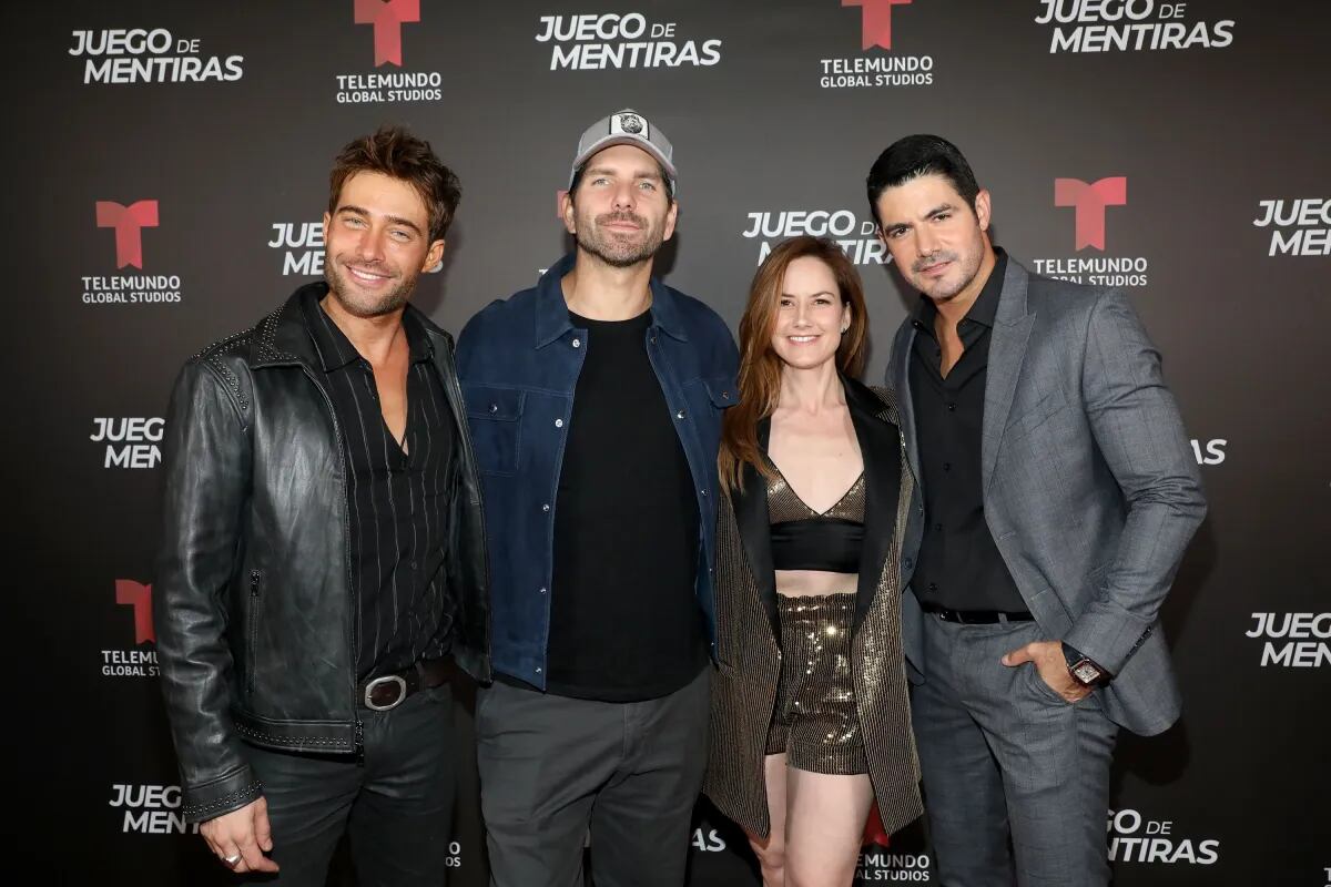 Parte del equipo de “Juego de mentiras” (Foto: TelevisaUnivision)