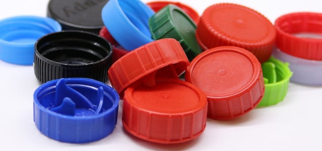 Cómo reutilizar las tapas de plástico para fabricar un juego educativo
