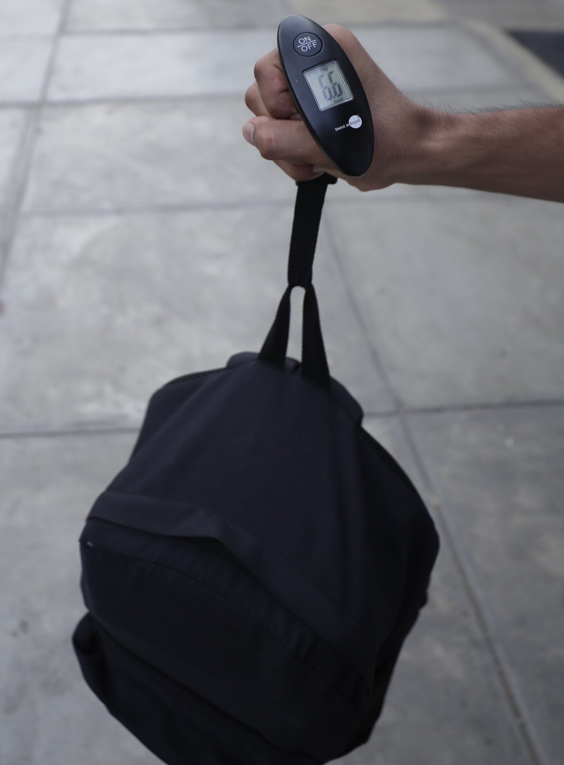 Maleta con peso de 6.6kg de un alumno de sexto de primaria. Foto: Hugo Pérez.