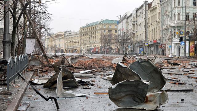 Guerra Rusia - Ucrania: Mueren seis civiles por bombardeo ruso en Izium, en la castigada región de Kharkiv