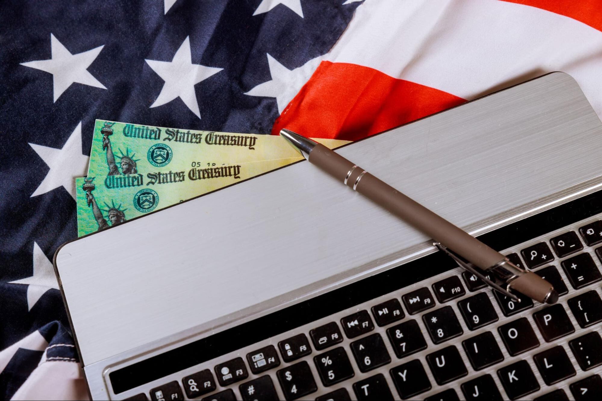 Aunque una persona pueda estar exenta de presentar una declaración de impuestos federales, aún podría estar sujeta a obligaciones fiscales a nivel estatal o local (Foto: Freepik)