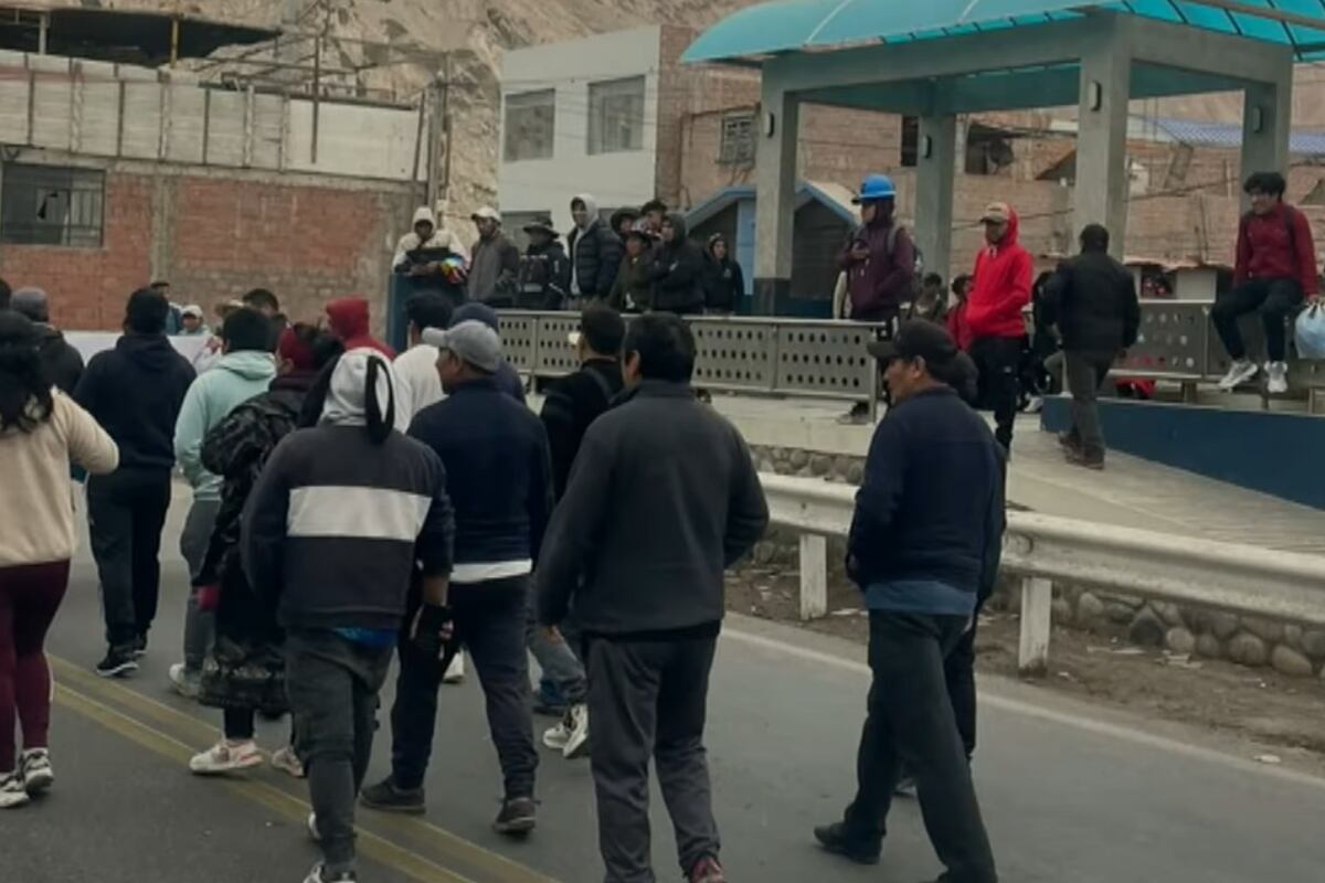 La huelga indefinida es liderada por mineros afiliados a la Confederación Nacional de la Pequeña Minería y Minería Artesanal (CONFEMIN). (Foto: Captura/YouTube/RPP)