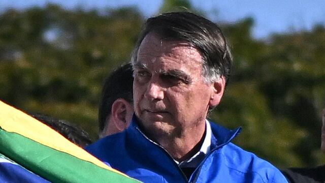 Quién es Jair Bolsonaro, el expresidente de Brasil que desafió a la democracia y acabó en prisión domiciliaria