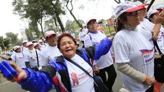 Convocan a 'abrazo multitudinario' por el Día del Adulto Mayor