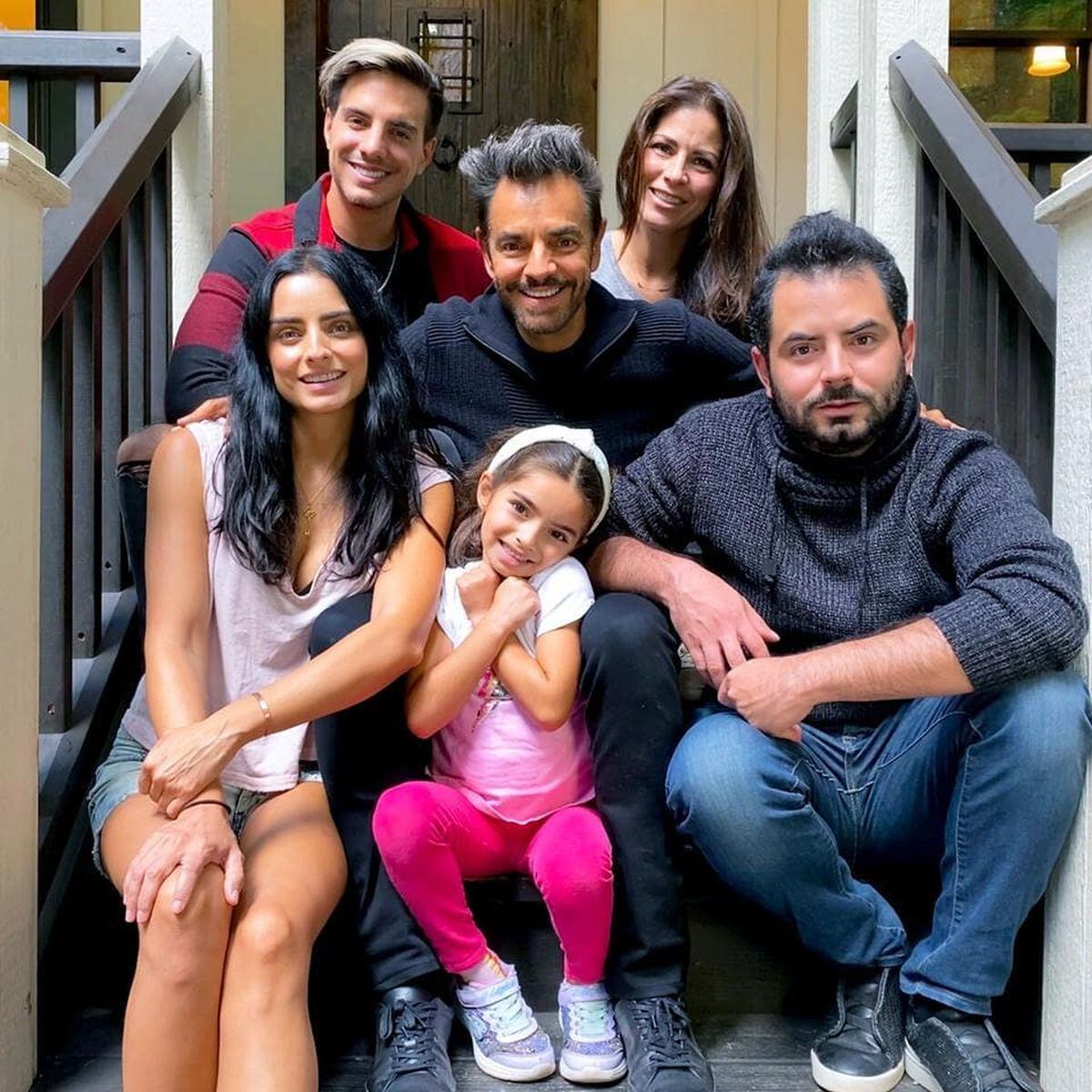 Eugenio Derbez junto a sus hijos (Foto: Eugenio Derbez/Instagram)