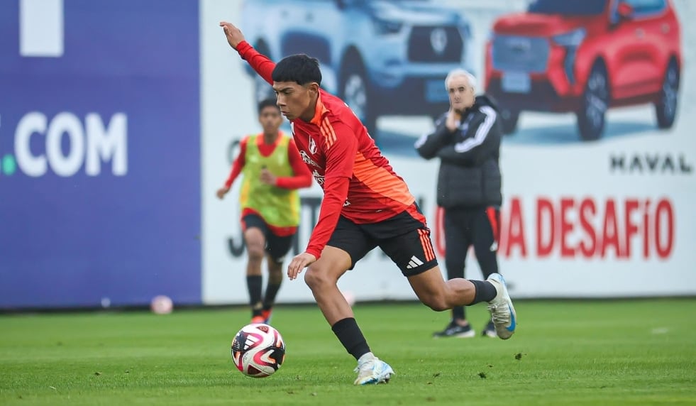 Maxloren Castro entrena como invitado con la Selección Peruana. (Foto: Selección Peruana)