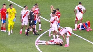 Asustó a Fossati: Carlos Zambrano recibió fuerte golpe en la cabeza y tuvo que ser atendido | VIDEO