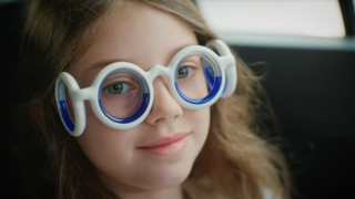 YouTube: Citroën ha creado unos lentes que evitan los mareos en el auto | VIDEO