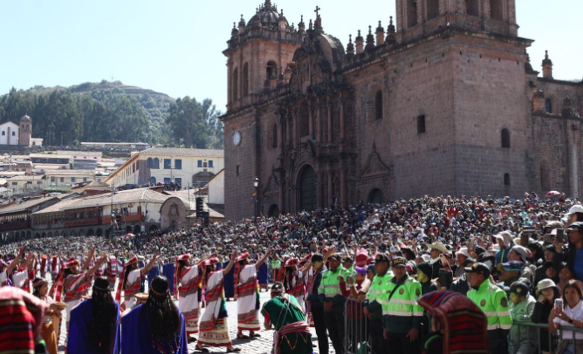 La Plaza de Armas de Cusco lució abarrotada de personas durante la realización del Inti Raymi 2023 (Foto: jorge.cerdan/@photo.gec)