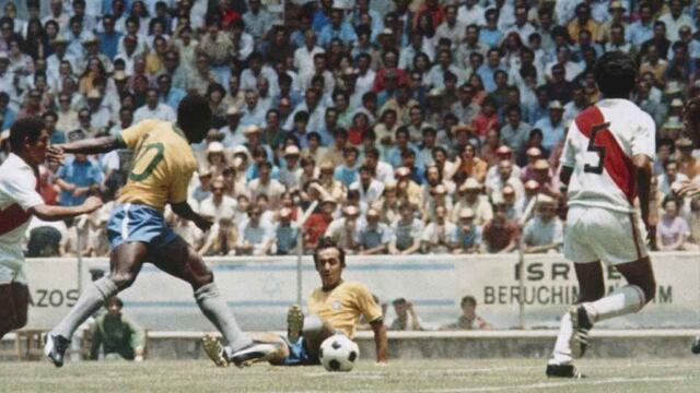 Pelé, el precursor publicitario en el fútbol que quebró un pacto histórico por atarse los chimpunes ante Perú