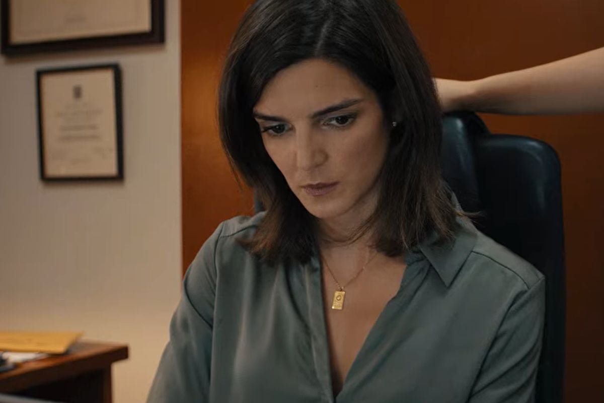 La prestigiosa abogada no puede creer que su papá tuvo una doble vida en "Clanes" (Foto: Vaca Films)