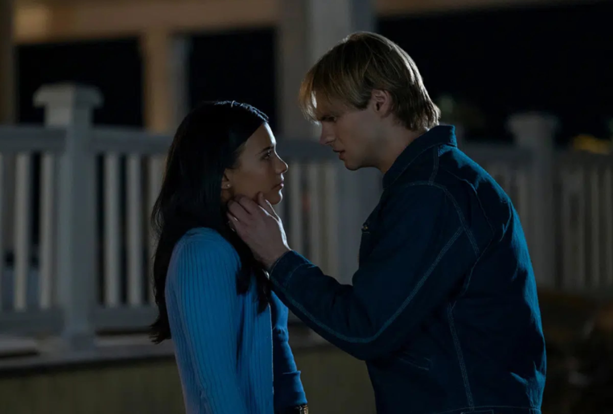 Nikki Rodriguez como Jackie y Noah LaLonde como Cole en "Mi vida con los chicos Walter" (Foto: Netflix)