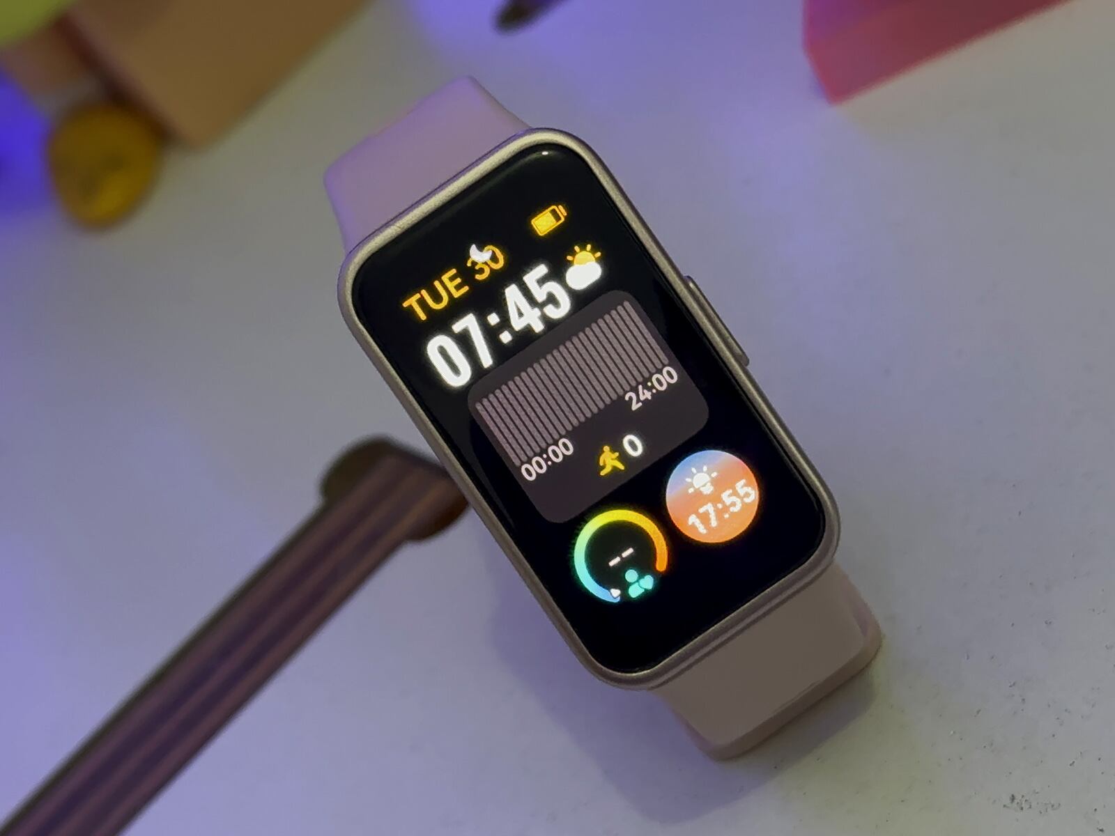 El Huawei Band 9 tiene un diseño bastante clásico a las correas que actualmente se producen, aunque con algunos cambios estéticos. (Foto: MAG - Rommel Yupanqui)