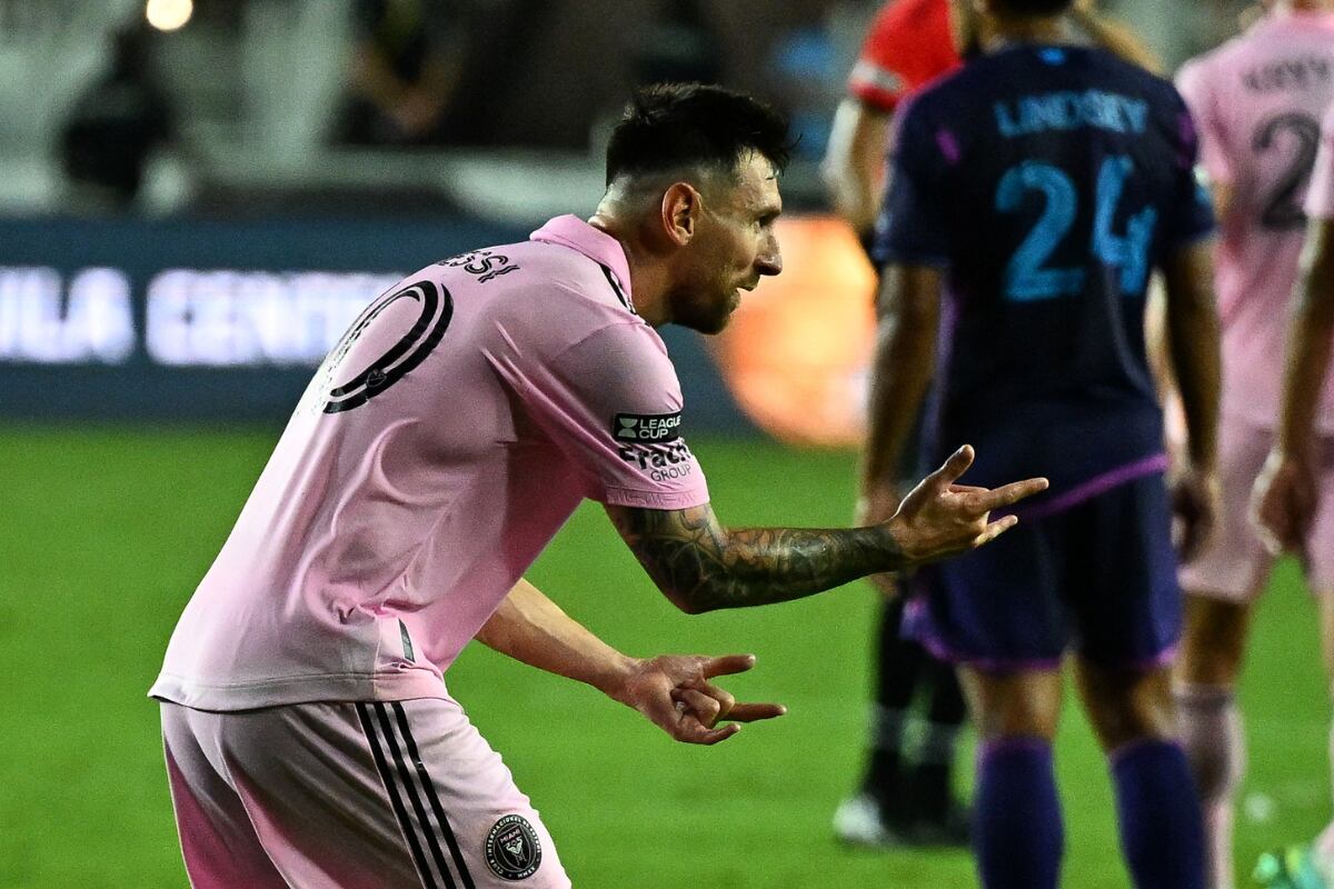 Video viral |Lionel Messi volvió a convertir un gol con el Inter Miami y lo celebró al estilo de Spider-Man. (Foto: CHANDAN KHANNA / AFP).