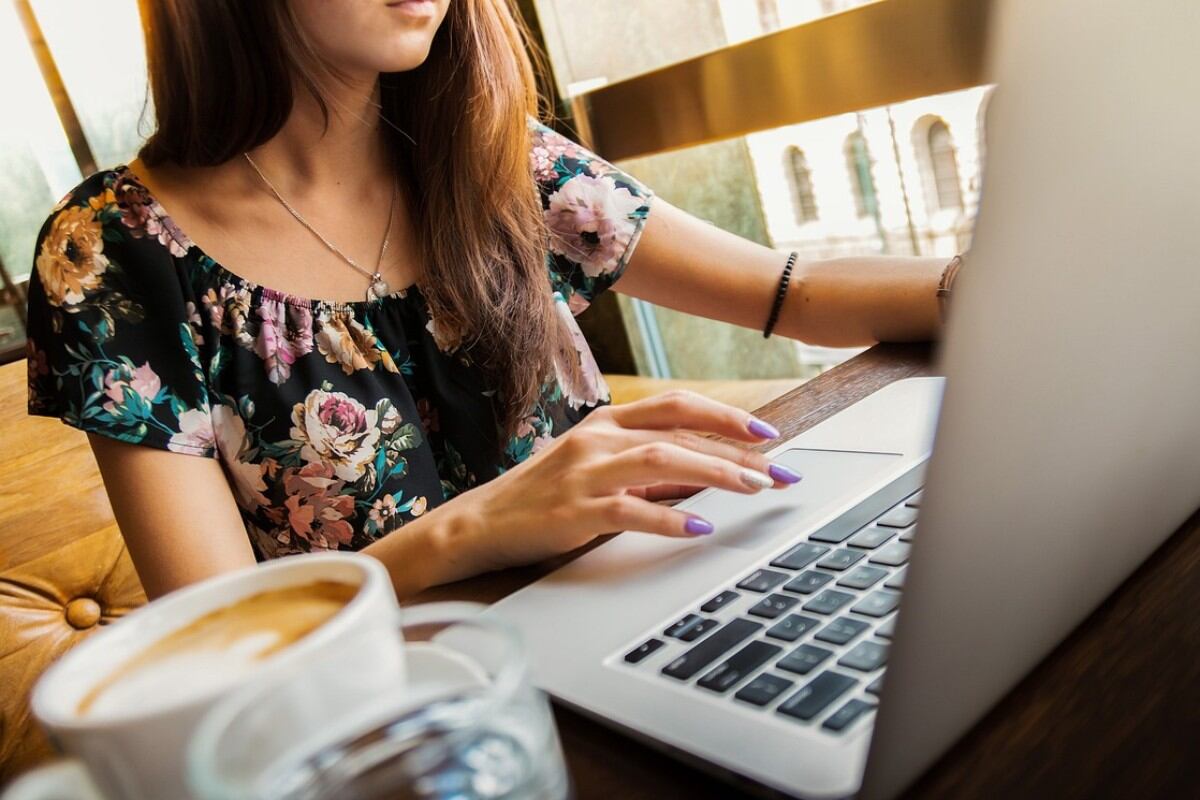HISTORIA VIRAL: la tremenda sorpresa que se llevó una mujer de Estados Unidos al ver su casa listada en Airbnb. (Foto referencial: Pexels)