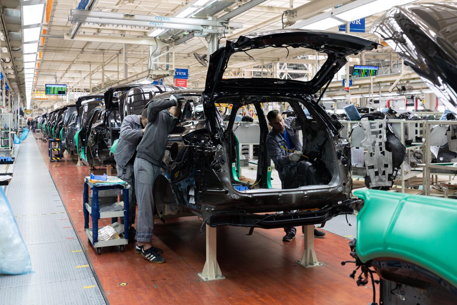 La fabricación de autos es uno de los sectores más afectados por aranceles de Estados Unidos. (Foto referencial: freepik.es)