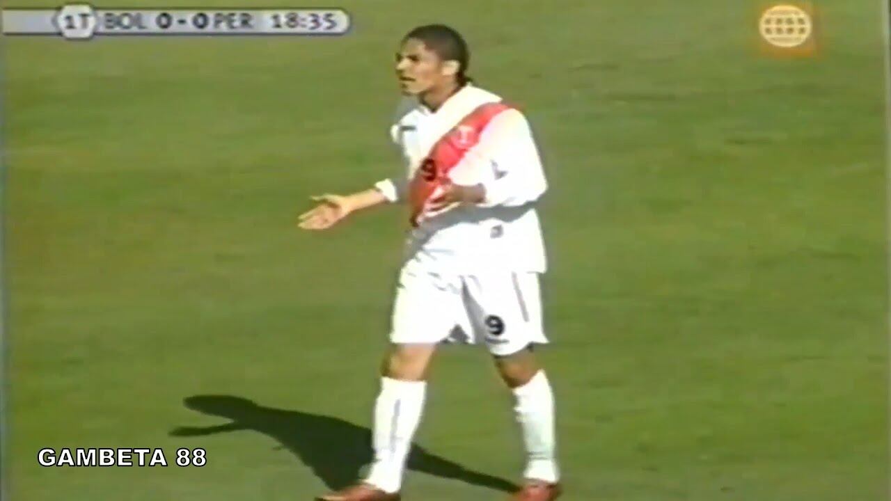 Fue un 9 de octubre de 2004 ante Bolivia, en La Paz. Un mes después, ya con 20 años, marcaría su primer tanto ante Chile en Lima.