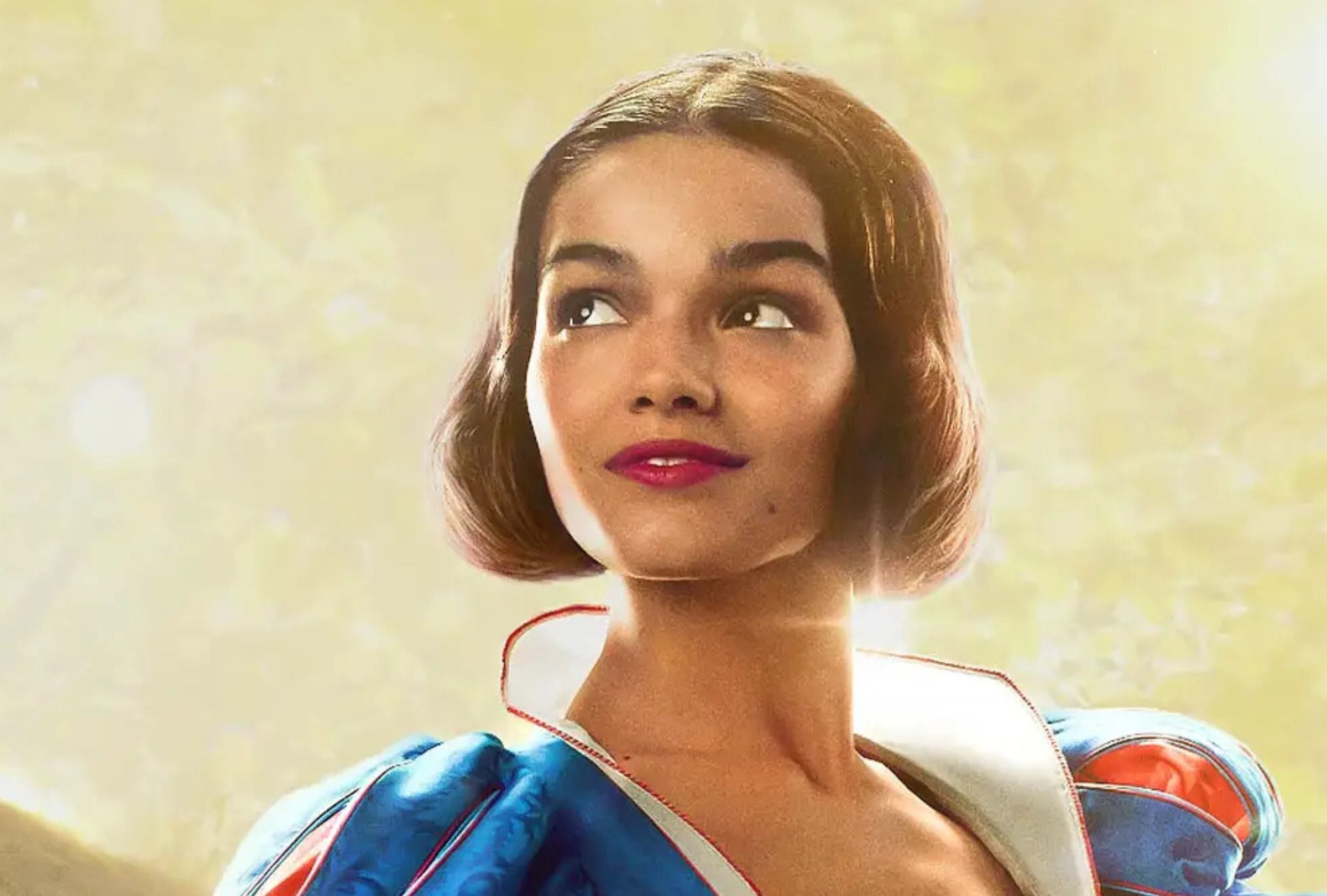 Rachel Zegler lidera el elenco de "Blanca Nieves", dándole vida a una princesa decidida a liberar su reino de la tiranía de su madrastra (Foto: Walt Disney Pictures)