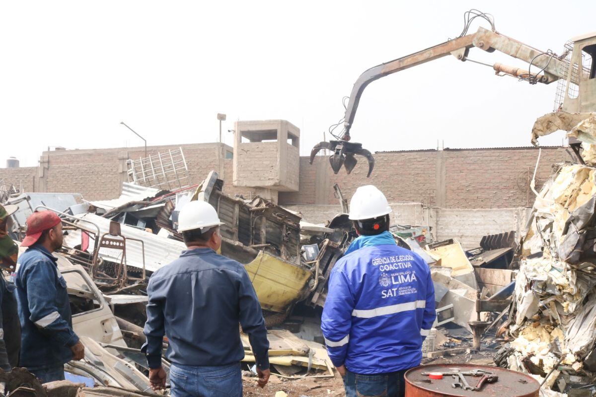 Unos 250 vehículos serán chatarreados de acuerdo con nuevo marco normativo. (Foto: SAT de Lima)