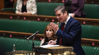 El líder laborista acusa a Johnson de “incompetencia” ante la crisis