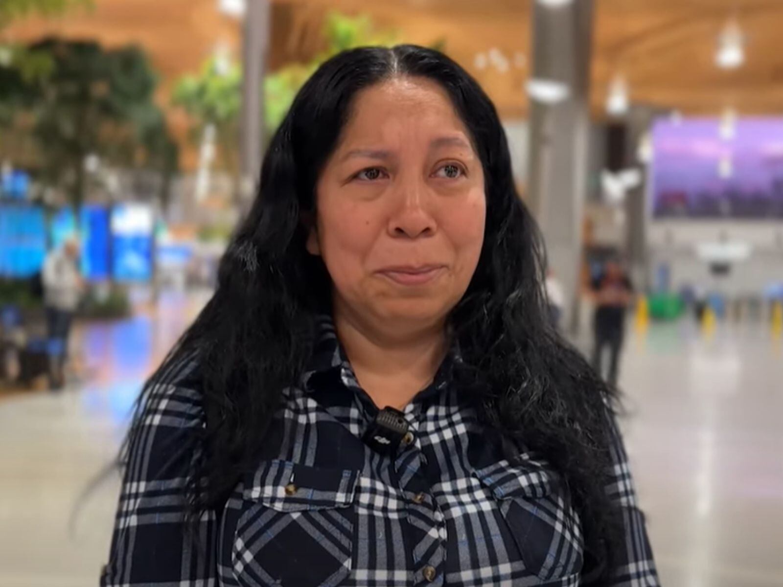 Irma abandonará Estados Unidos después de 30 años. Desea reencontrarse con su esposo. (Crédito: The Oregonian / YouTube)