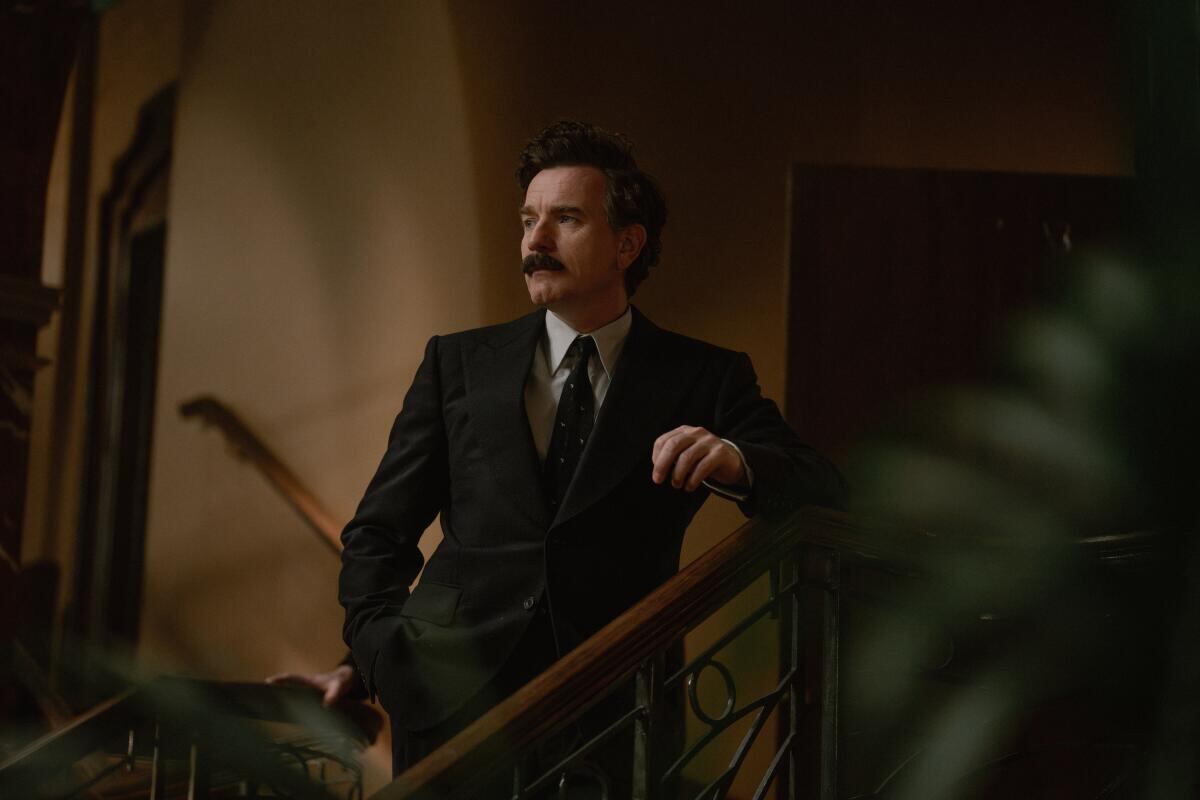 El actor Ewan McGregor como Alexander Rostov en la serie "A Gentleman in Moscow" (Foto: Paramount+)