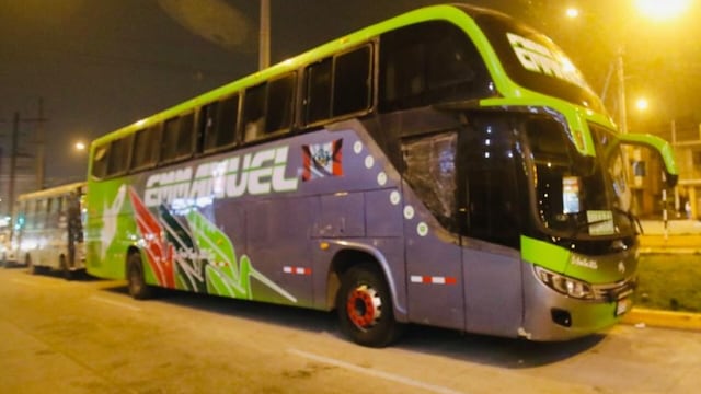 Comas: delincuentes atacan a balazos bus interprovincial lleno de pasajeros