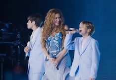 Shakira canta por primera vez en vivo “Acróstico” junto a sus hijos Milán y Sasha