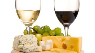Si te gusta comer queso con vino, aprende cómo combinarlos a la perfección