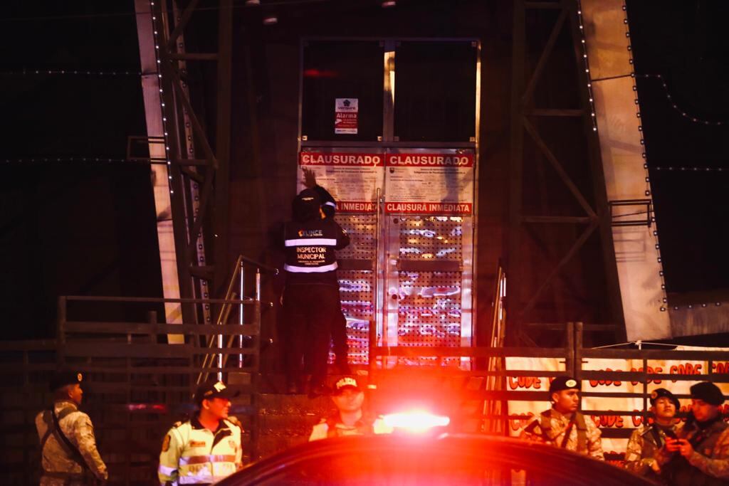 Local es clausurado tras atender durante estado de emergencia. (Foto: César Grados/@photo.gec)