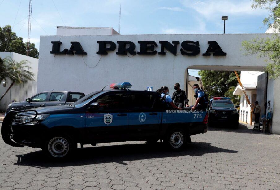 El 13 de agosto de 2021, la policía de régimen de Daniel Ortega ocupó el edificio del diario La Prensa en Nicaragua. (Foto EFE/ Jorge Torres).