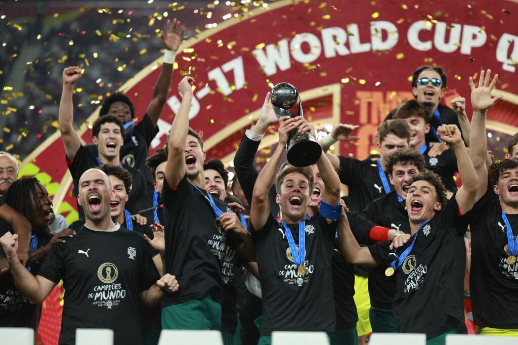 La selección de Portugal se impuso por la mínima sobre Austria y se coronó en el Mundial Sub 17. (Photo by Karim JAAFAR / AFP)