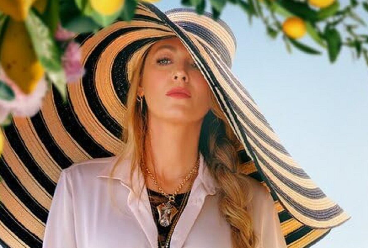 Blake Lively interpreta a Emily, quien planea casarse con un empresario italiano tras salir de prisión en la película "Otro pequeño favor" (Foto: Amazon Prime Video)