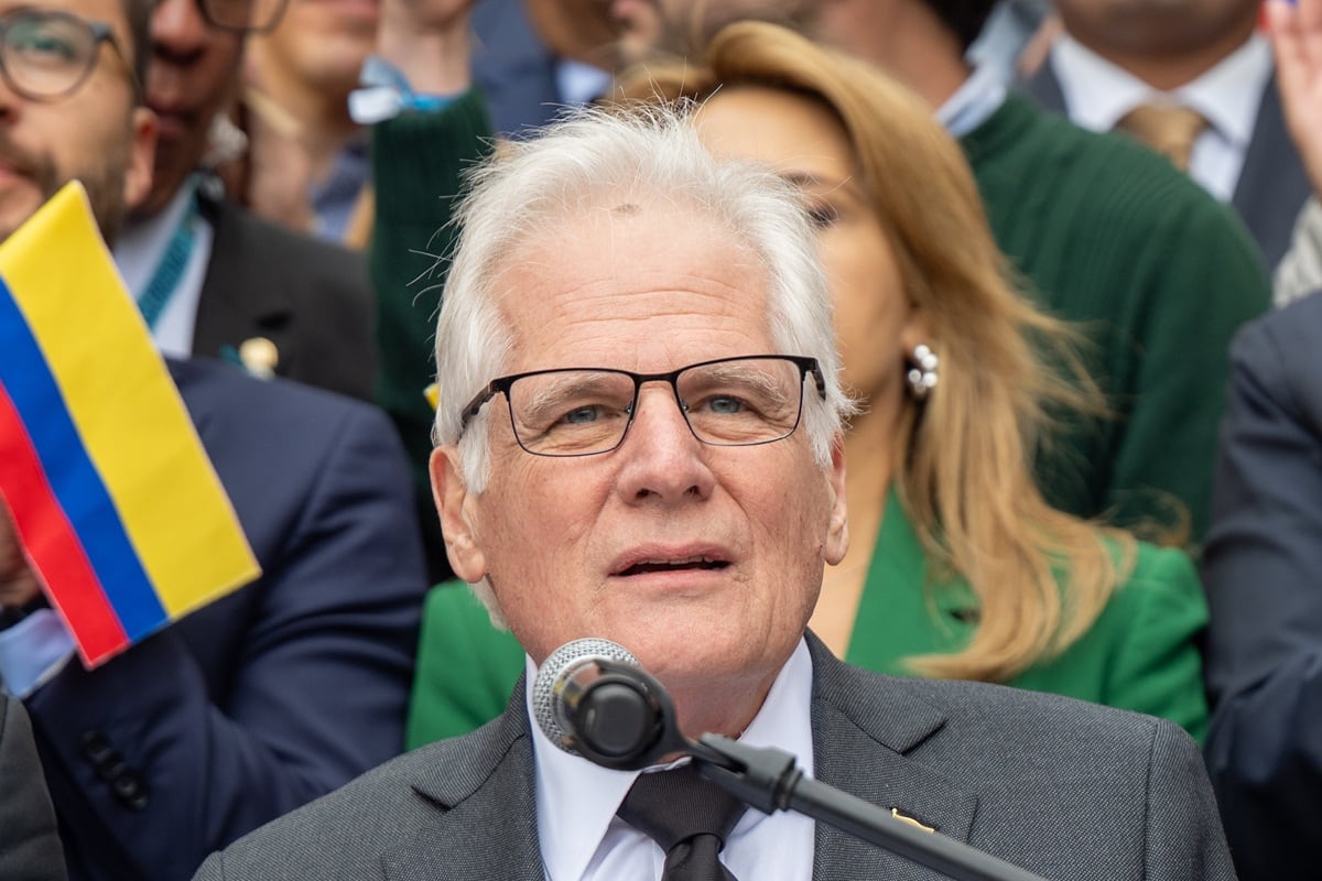 Miguel Uribe Londoño, padre del asesinado senador Miguel Uribe Turbay, durante la presentación de su precandidatura a la presidencia de Colombia, en Bogotá, el 26 de agosto de 2025. (Foto del Centro Democrático / EFE)