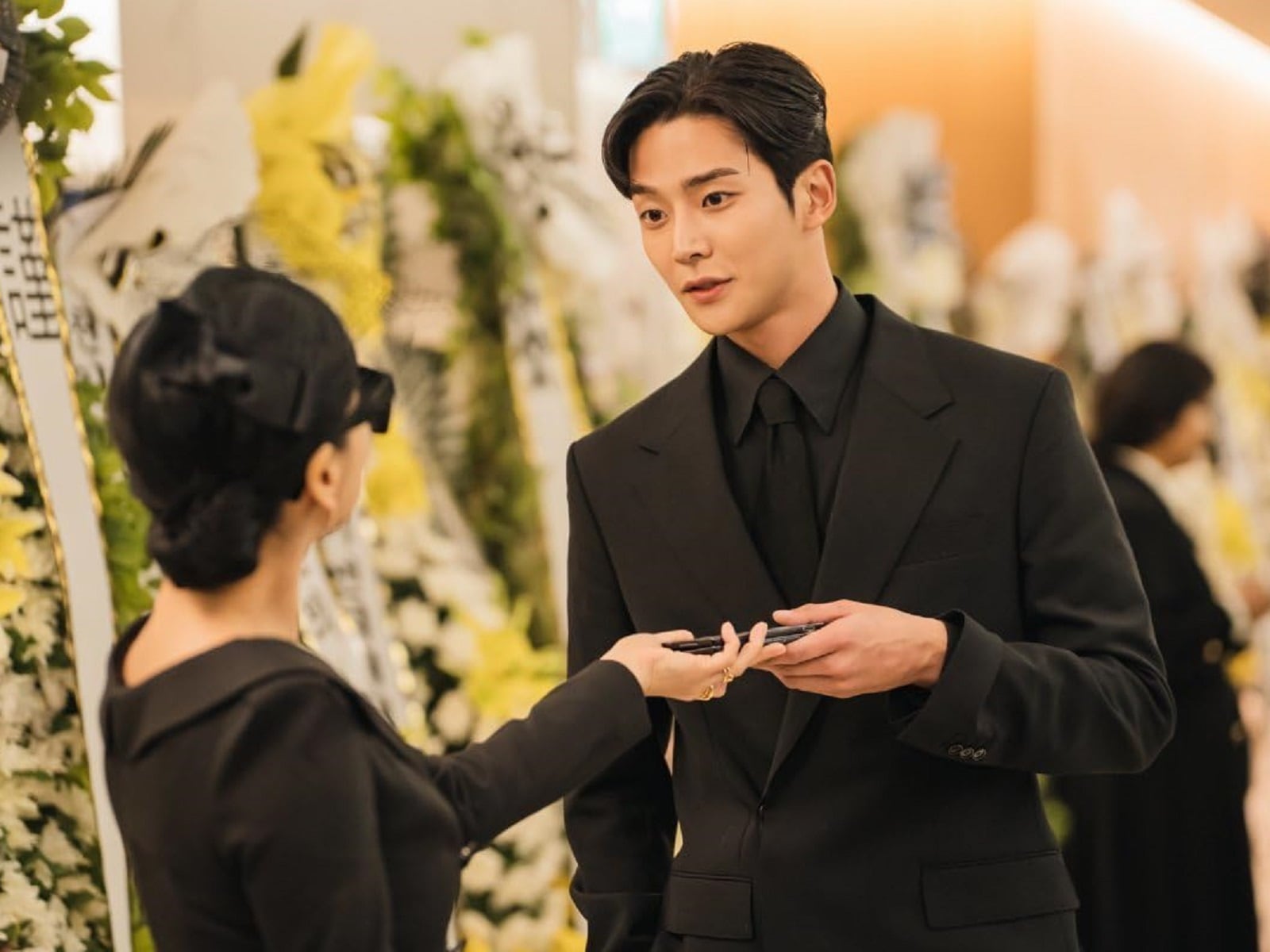 Hye-Young Jung y Kim Ro Woon en la serie coreana "Un amor predestinado" (Foto: Netflix)