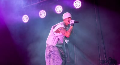 Duki en Lima: bengalas, desmayos y el regalo del cantante a un niño peruano | CRÓNICA