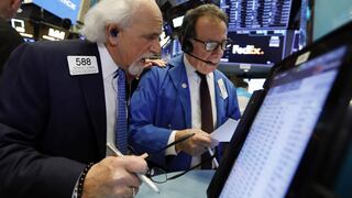 Wall Street cierra lunes en terreno mixto y el Dow Jones gana un 0,06%
